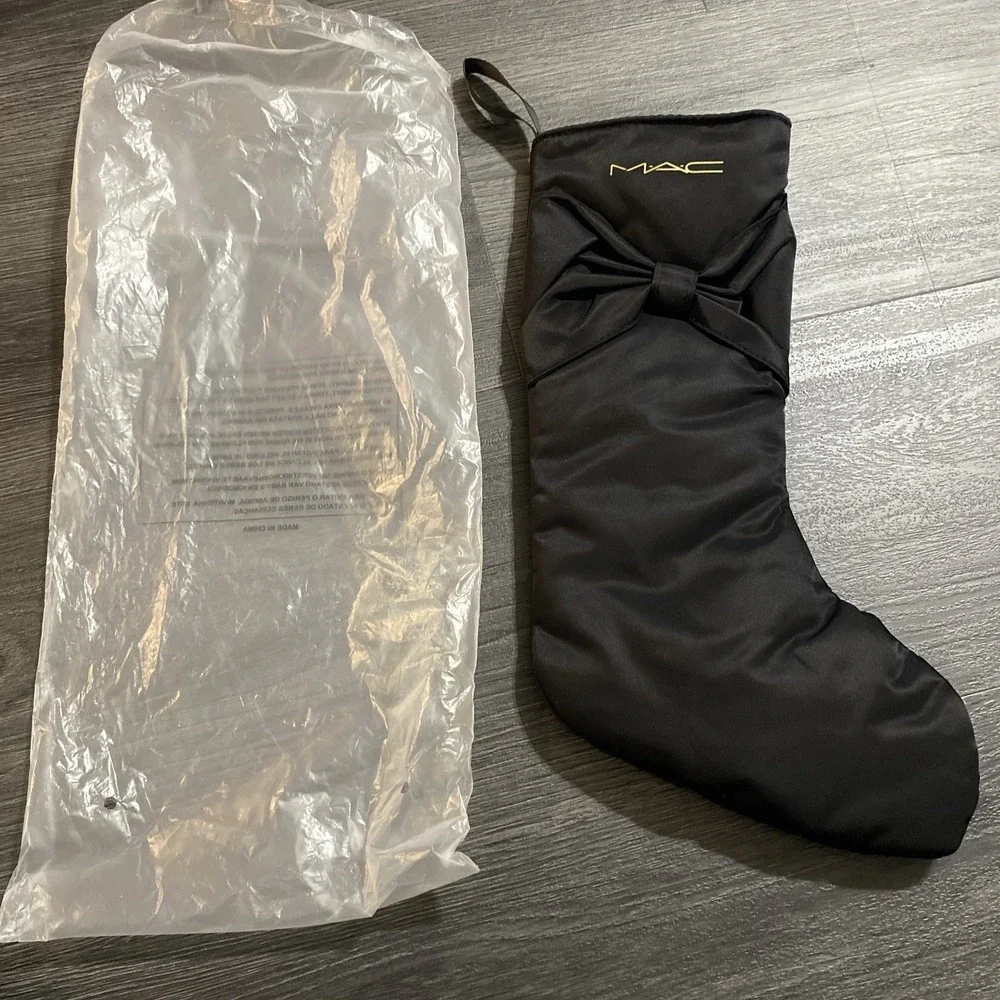 Mac Makeup Christmas‎ Stocking Holiday Black & Gold